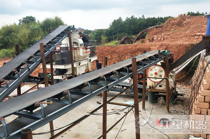 石頭加工沙子每噸成本多少錢？石頭加工沙子設(shè)備有哪些？