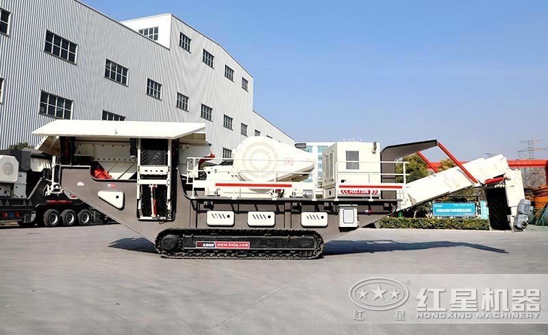 大型采石場(chǎng)用以柴油為動(dòng)力的履帶破碎機(jī)更高產(chǎn)、環(huán)保