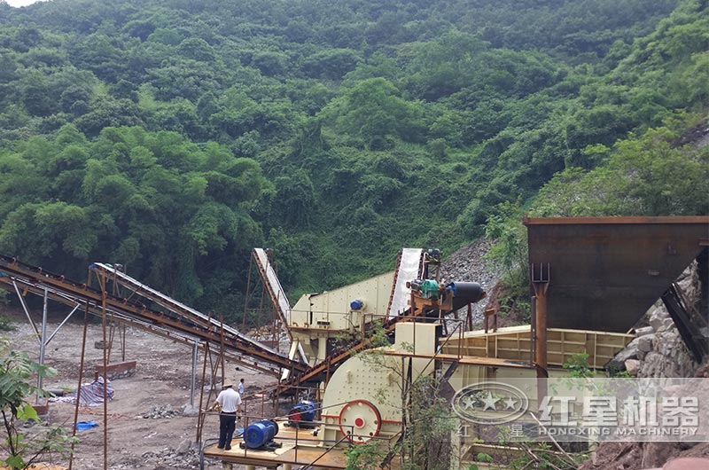1615型重錘式破碎機生產(chǎn)能力如何，報價是多少